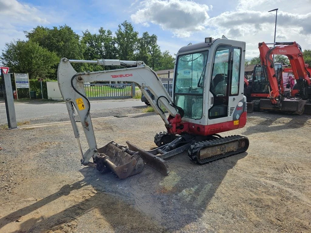 Багер Takeuchi TB 219, снимка 1