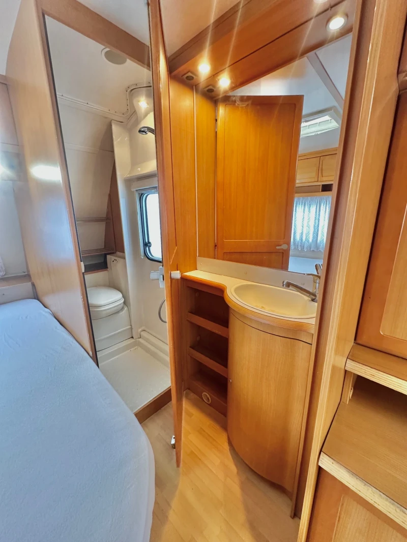 Каравана Tabbert Vivaldi XCEL / НОВ ВНОС / РЕГИСТРИРАНА / БАНЯ И WC, снимка 14 - Каравани и кемпери - 51142107