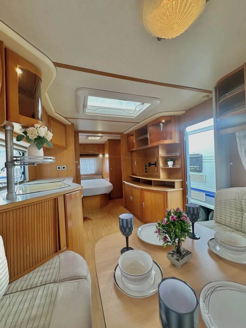 Каравана Tabbert Vivaldi XCEL / НОВ ВНОС / РЕГИСТРИРАНА / БАНЯ И WC, снимка 9 - Каравани и кемпери - 51142107