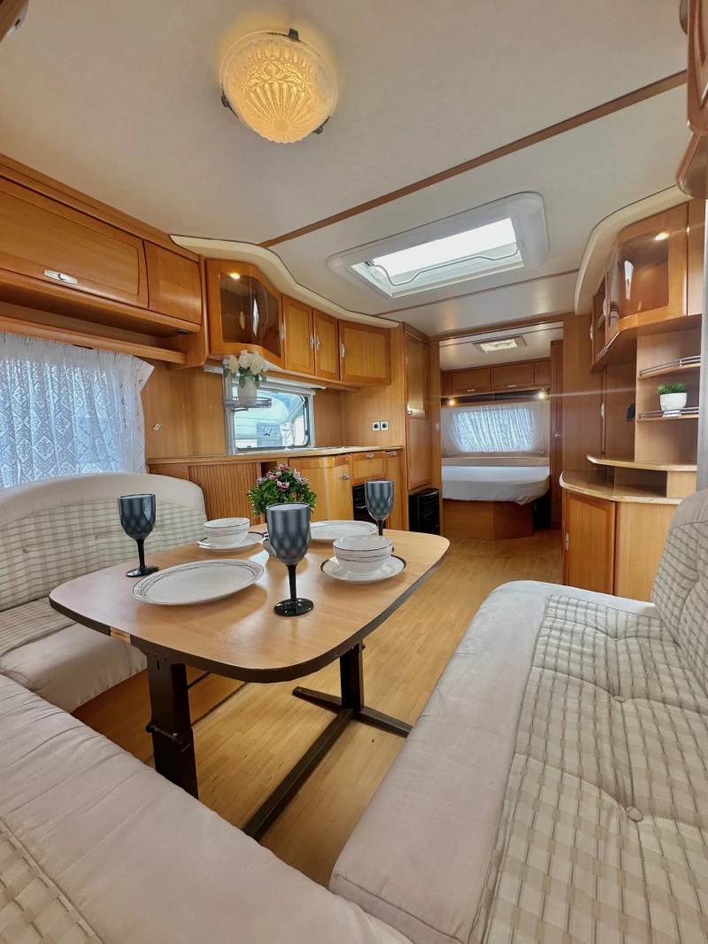 Каравана Tabbert Vivaldi XCEL / НОВ ВНОС / РЕГИСТРИРАНА / БАНЯ И WC, снимка 6 - Каравани и кемпери - 51142107