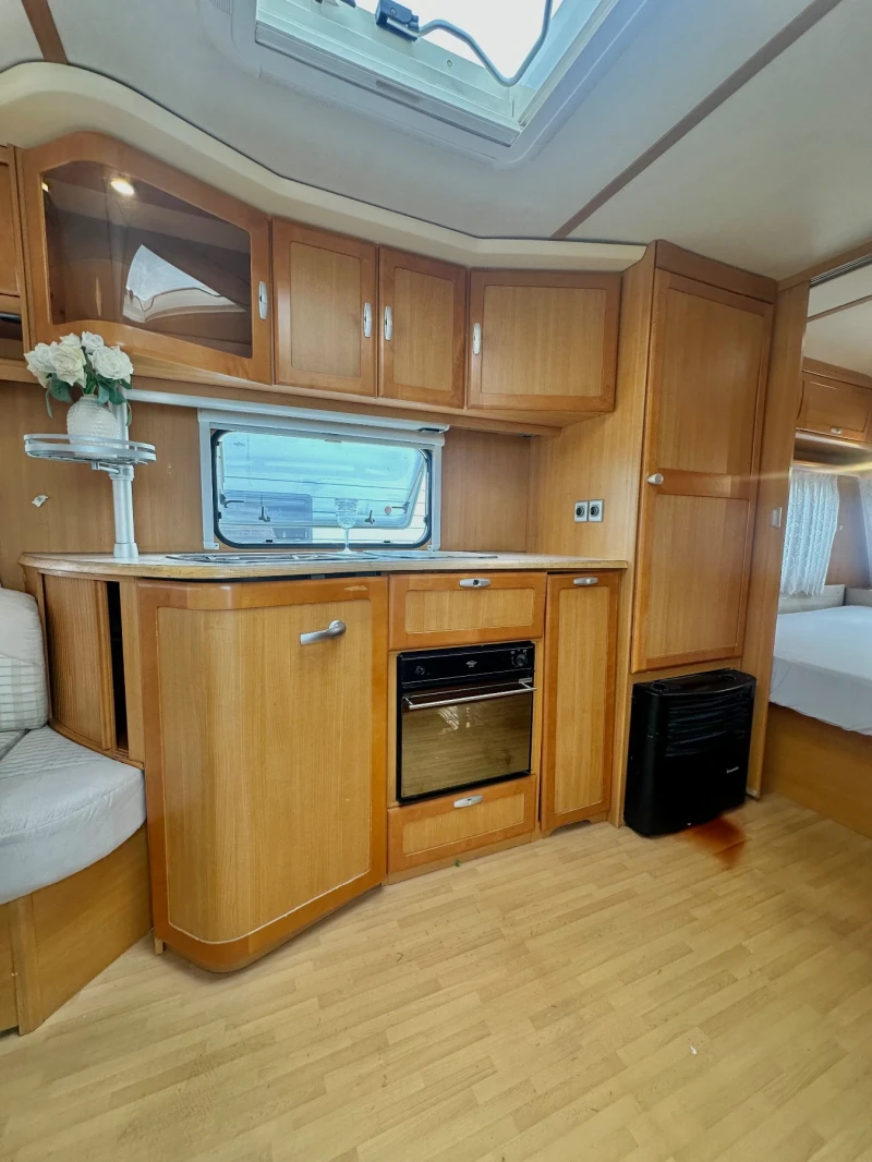 Каравана Tabbert Vivaldi XCEL / НОВ ВНОС / РЕГИСТРИРАНА / БАНЯ И WC, снимка 10 - Каравани и кемпери - 51142107