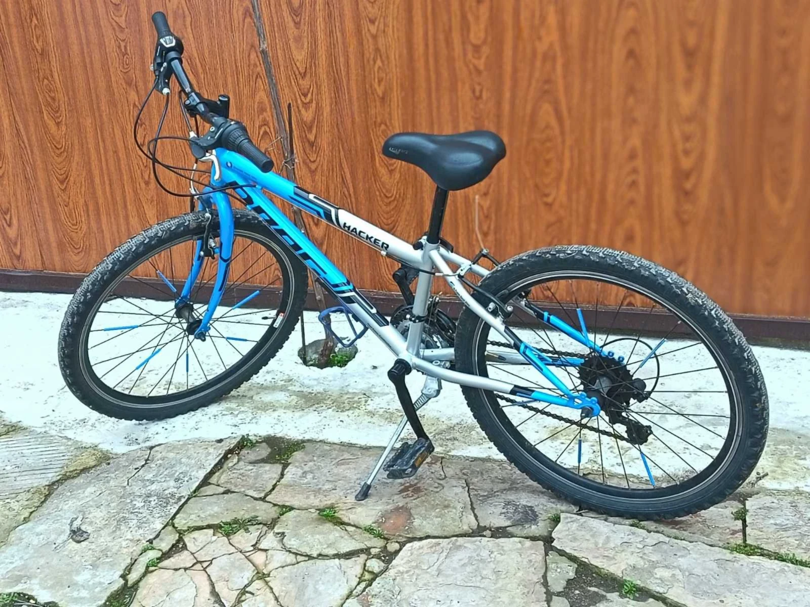 ������� Hacker | Mobile.bg � ����������� 1