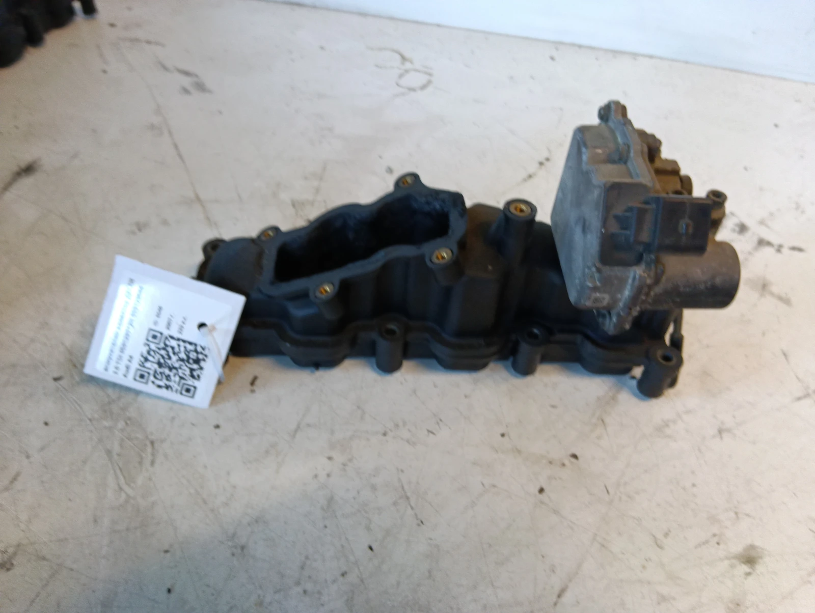 всмукателен колектор ДЕСЕН 3.0 TDI 059129712H 059129086 Audi A4