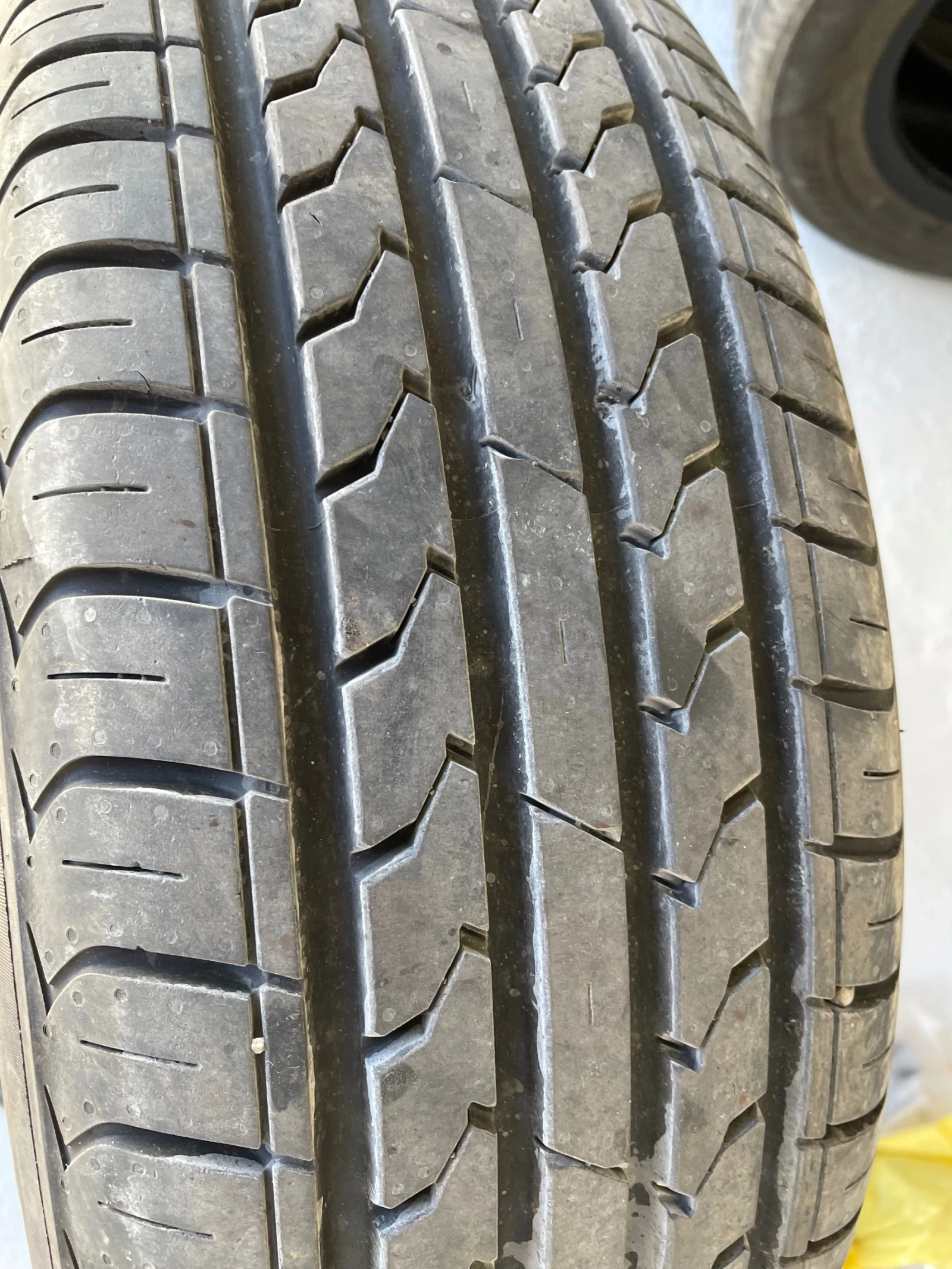 Гуми Летни 175/65R15, снимка 3 - Гуми и джанти - 54707276
