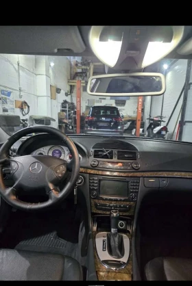 Mercedes-Benz E 320, снимка 8
