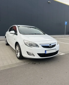 Opel Astra J 2013 1.4 Turbo Cosmo Sport - с газ, снимка 2