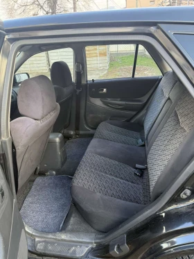 Mazda 323 F, снимка 4