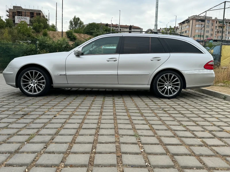 Mercedes-Benz E 220, снимка 2 - Автомобили и джипове - 47371596