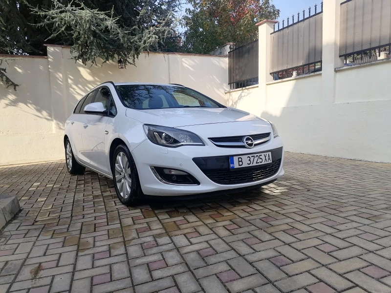 Opel Astra SPORTS TOURER, снимка 3 - Автомобили и джипове - 47763496