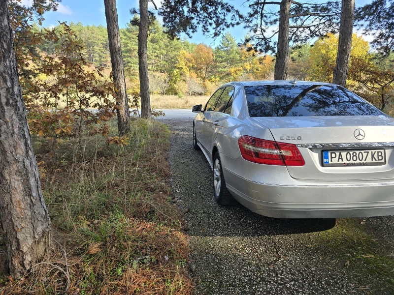 Mercedes-Benz E 250, снимка 4 - Автомобили и джипове - 52351345