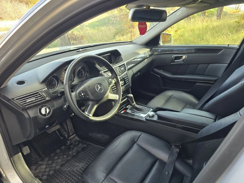 Mercedes-Benz E 250, снимка 9 - Автомобили и джипове - 52351345