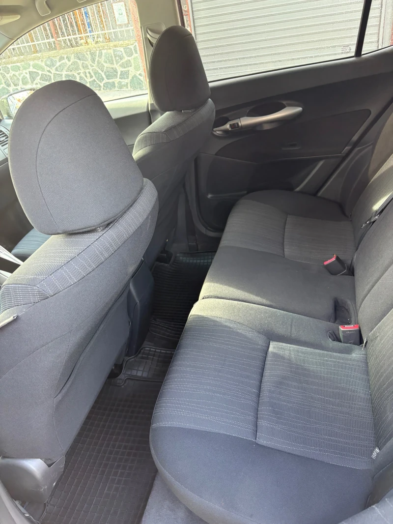 Toyota Auris, снимка 7 - Автомобили и джипове - 52410332