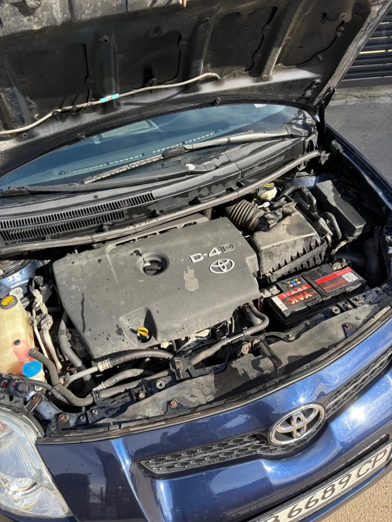 Toyota Auris, снимка 5 - Автомобили и джипове - 52410332