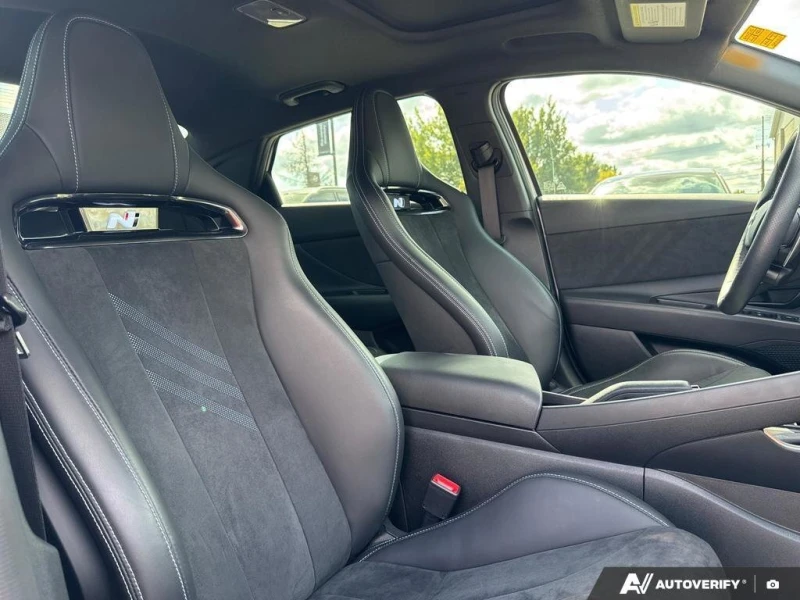 Hyundai Elantra N * * TURBO * * CARFAX * * АВТО КРЕДИТ * * , снимка 15 - Автомобили и джипове - 52674380