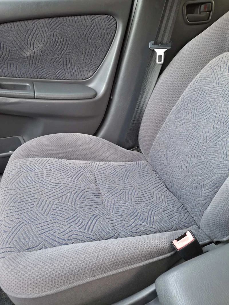 Toyota Avensis 1.6 * LPG* CarPlay , снимка 11 - Автомобили и джипове - 53157343