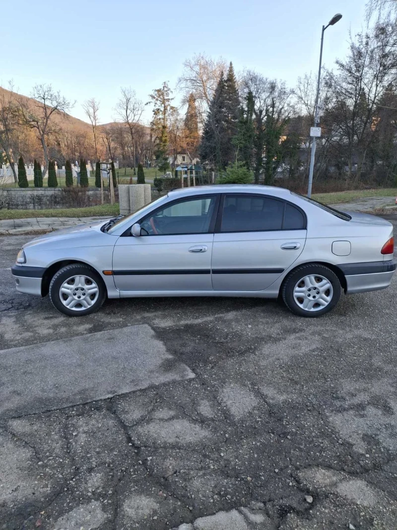 Toyota Avensis 1.6 * LPG* CarPlay , снимка 7 - Автомобили и джипове - 53157343