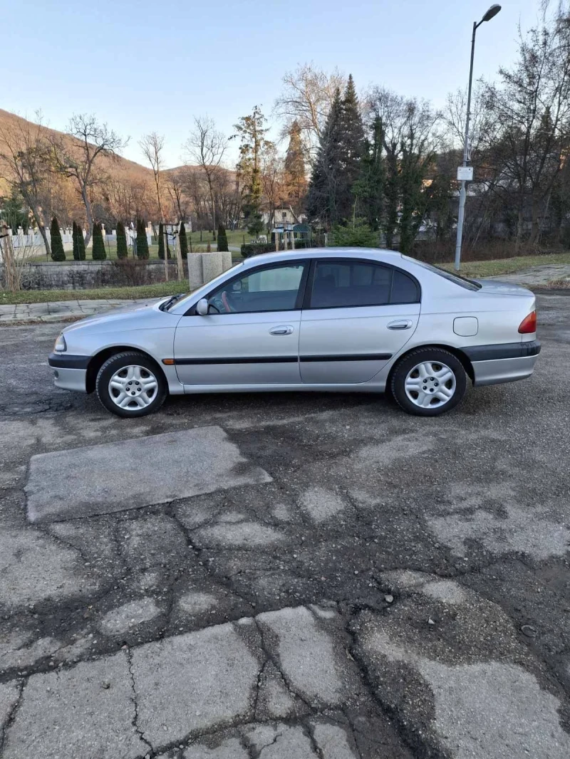 Toyota Avensis 1.6 * LPG* CarPlay , снимка 6 - Автомобили и джипове - 53157343