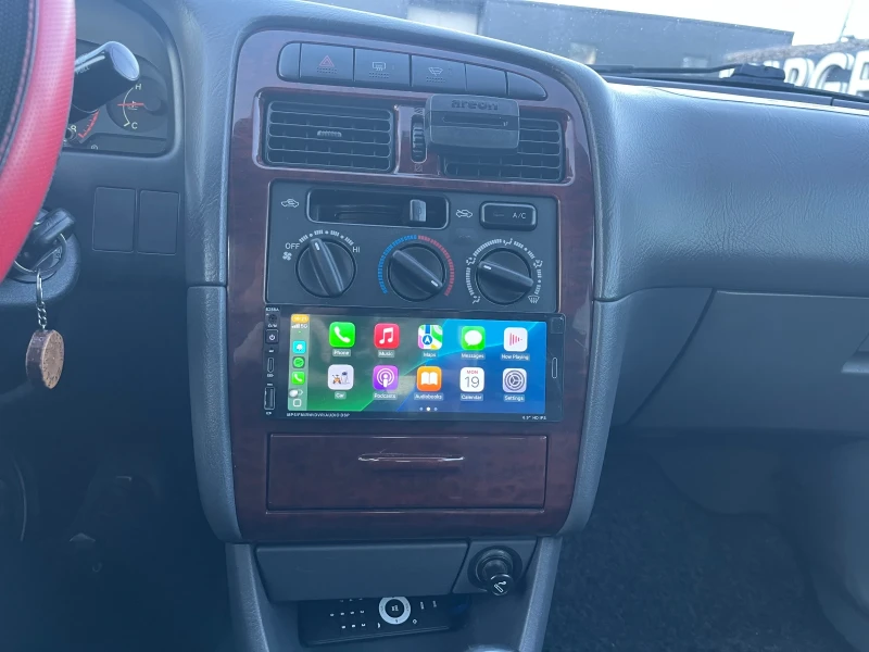 Toyota Avensis 1.6 * LPG* CarPlay , снимка 14 - Автомобили и джипове - 53157343