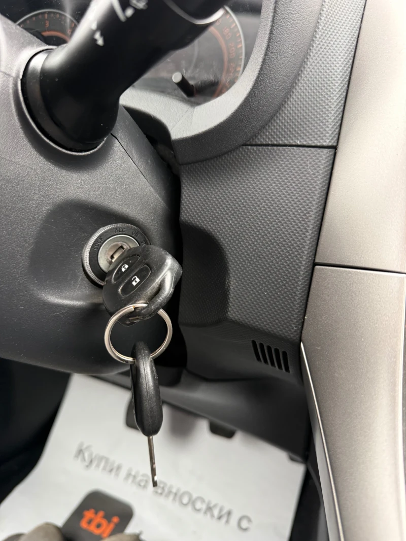 Toyota Auris 1.4d4D * 6 СКОРОСТИ * ТОП * ЛИЗИНГ* , снимка 12 - Автомобили и джипове - 53260324