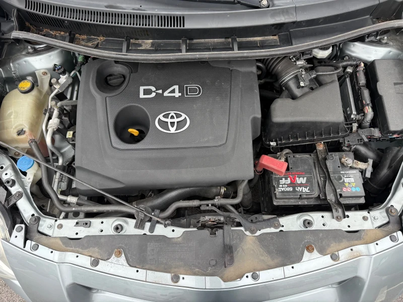 Toyota Auris 1.4d4D * 6 СКОРОСТИ * ТОП * ЛИЗИНГ* , снимка 14 - Автомобили и джипове - 53260324