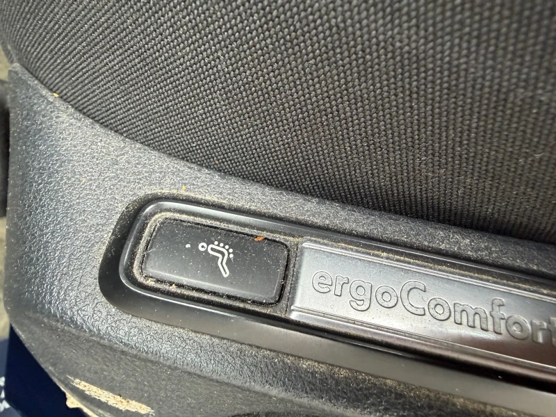 VW Passat 2.0TDI* DSG* ОБСЛУЖЕН* МАСАЖ* , снимка 10 - Автомобили и джипове - 53302026