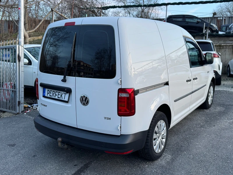 VW Caddy 2.0TDI, снимка 4 - Автомобили и джипове - 53572333
