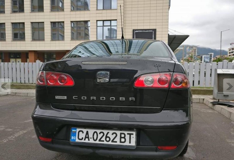 Seat Cordoba, снимка 2 - Автомобили и джипове - 46170644