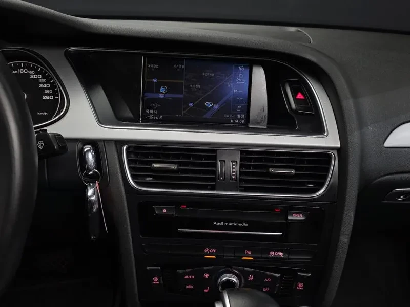 Audi A4 2.0 TDI Dynamic, снимка 14 - Автомобили и джипове - 53267603