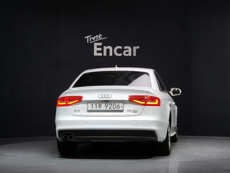 Audi A4 2.0 TDI Quattro, снимка 4 - Автомобили и джипове - 54143332