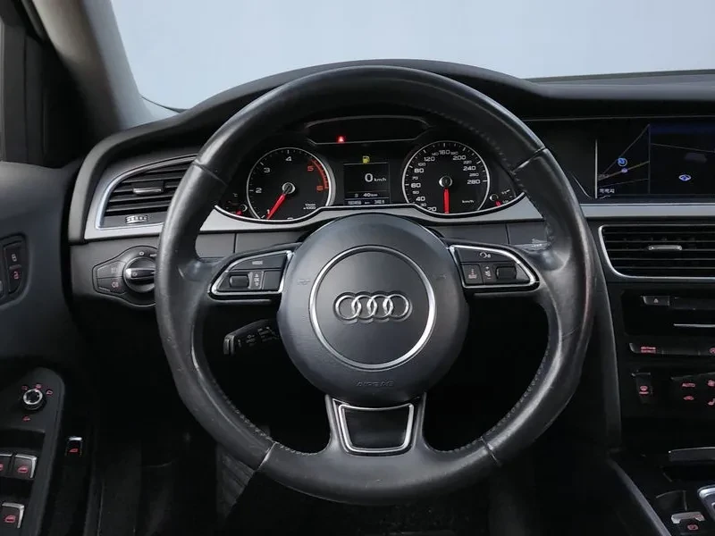 Audi A4 2.0 TDI Quattro, снимка 13 - Автомобили и джипове - 54143332