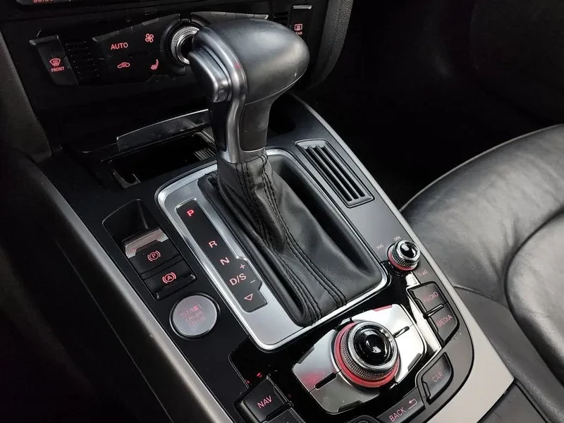 Audi A4 2.0 TDI Quattro, снимка 9 - Автомобили и джипове - 54143332