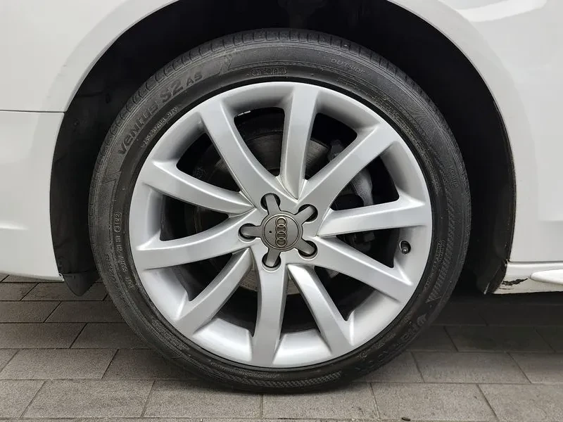 Audi A4 2.0 TDI Quattro, снимка 5 - Автомобили и джипове - 54143332