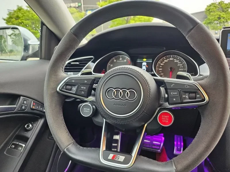 Audi A5 2.0 Quattro, снимка 16 - Автомобили и джипове - 54551476