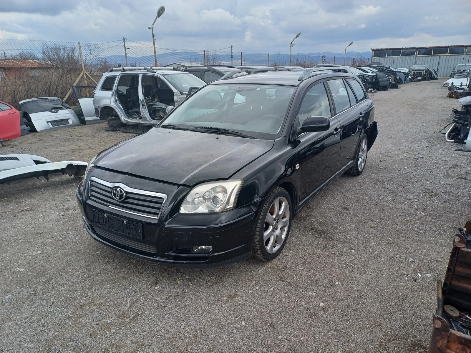 Toyota Avensis 2.0i-147кс-на части, снимка 1