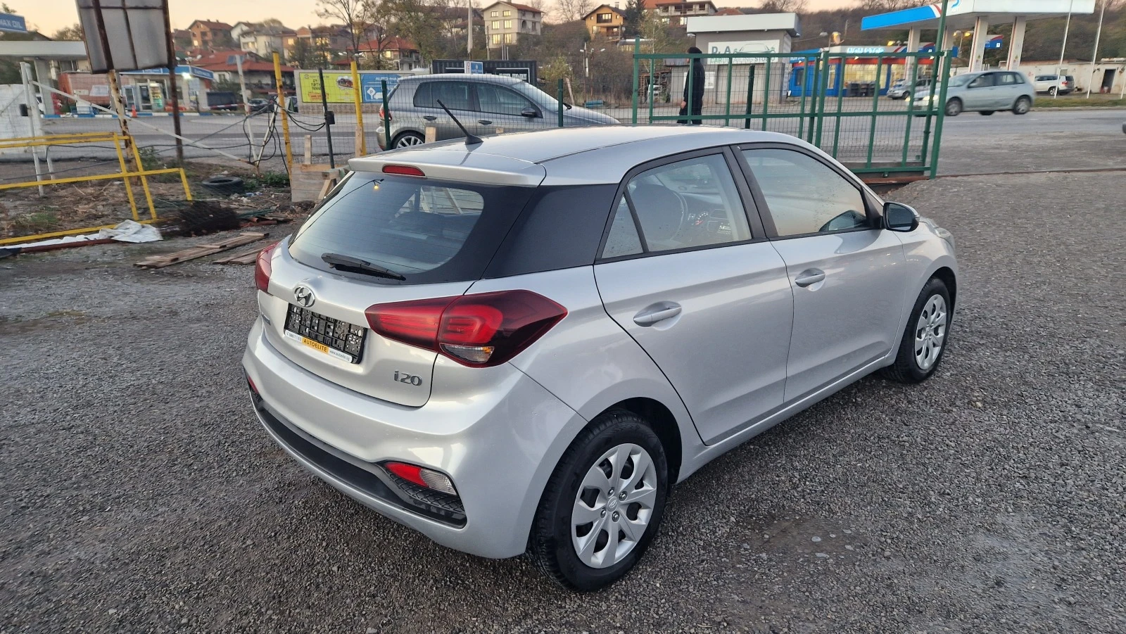 Hyundai I20 1.2i FACE-LIFT - изображение 3