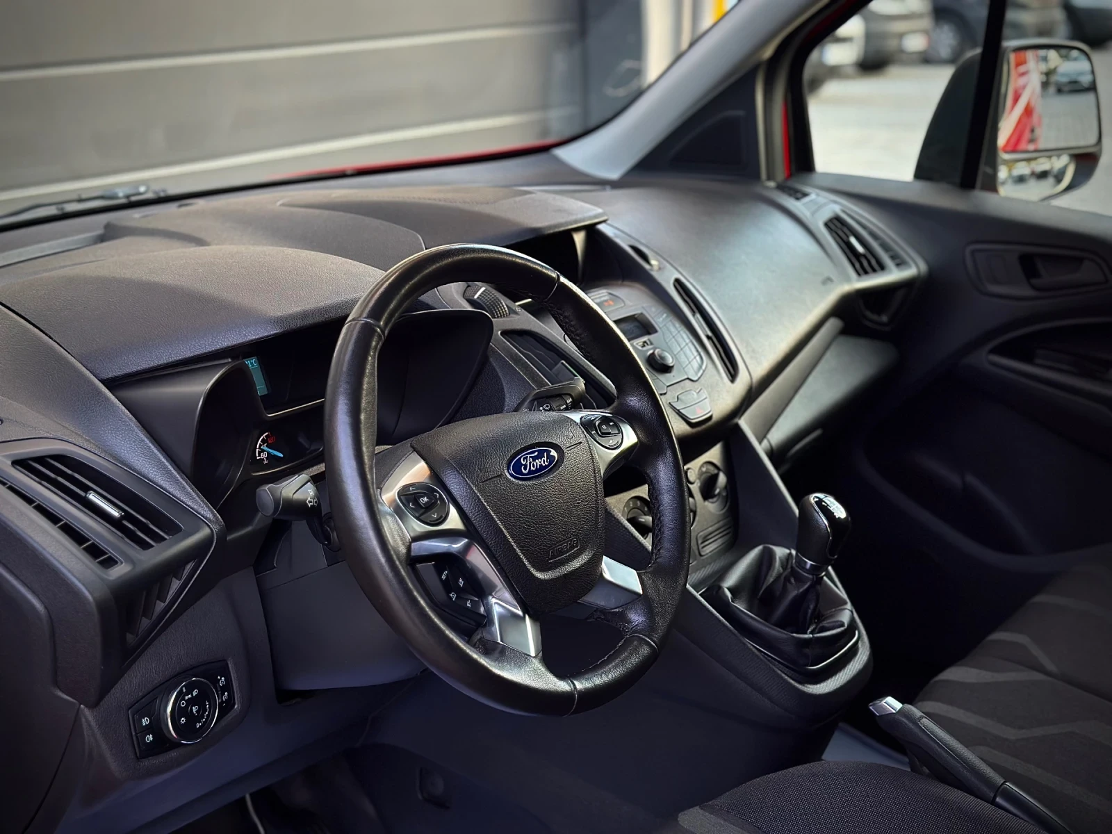 Ford Connect 1.5TDCI TREND - изображение 10