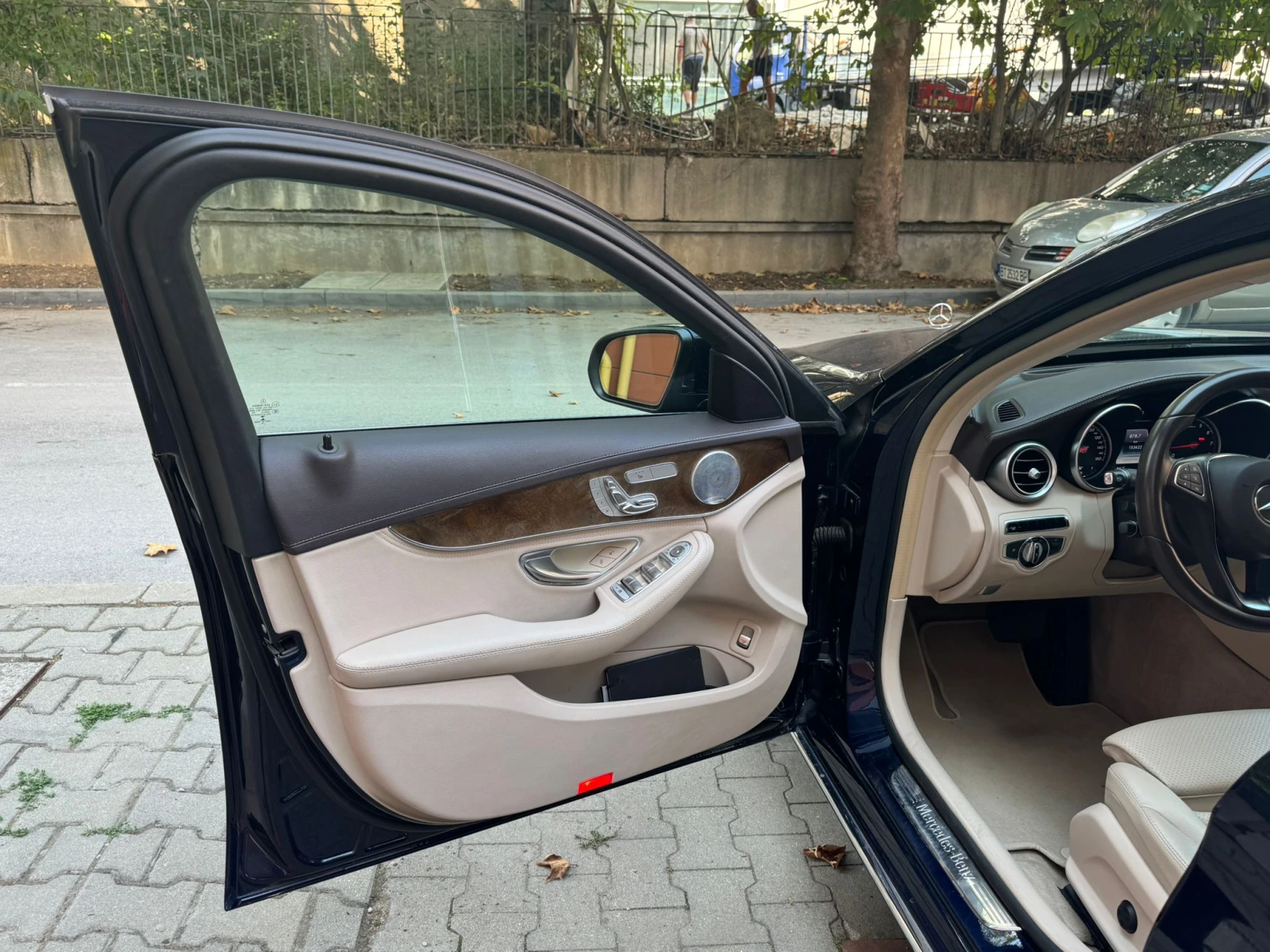 Mercedes-Benz C 300 L 4matik - изображение 7