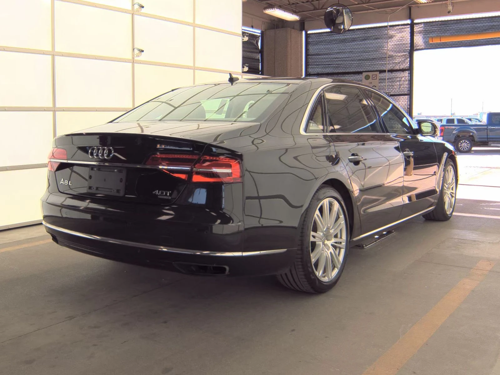 Audi A8 L* 4.0T* MATRIX* ПОДГРЕВ* ОБДУХВАНЕ* МАСАЖ* КАМЕРА - изображение 2