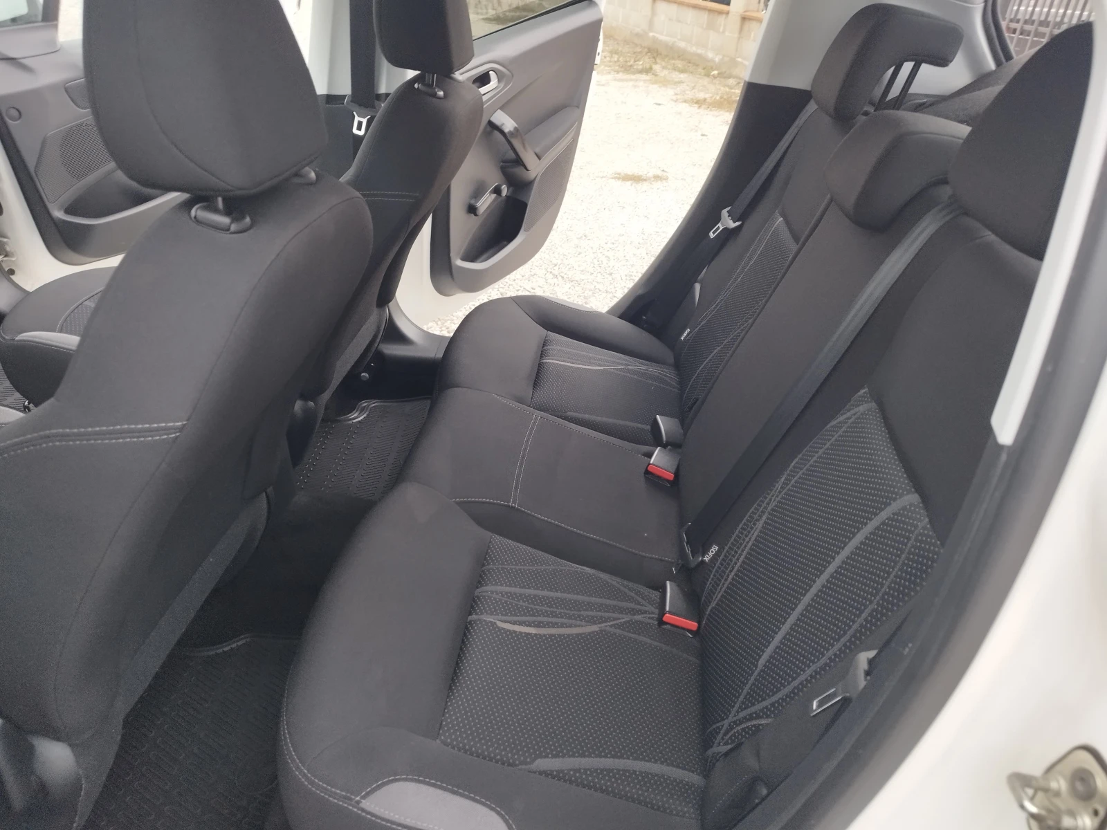 Peugeot 208 1.2i 82 kc. - изображение 10