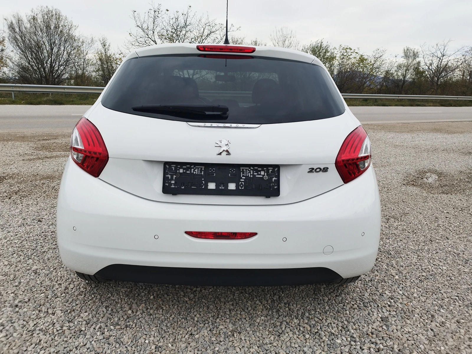 Peugeot 208 1.2i 82 kc. - изображение 4