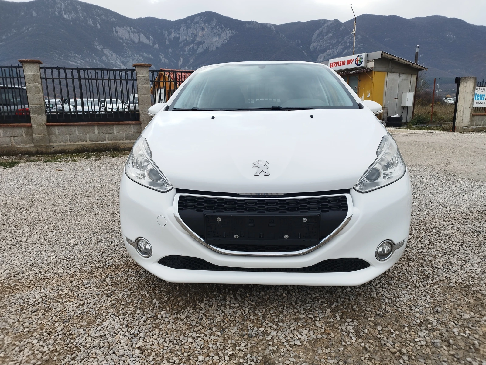 Peugeot 208 1.2i 82 kc. - изображение 8