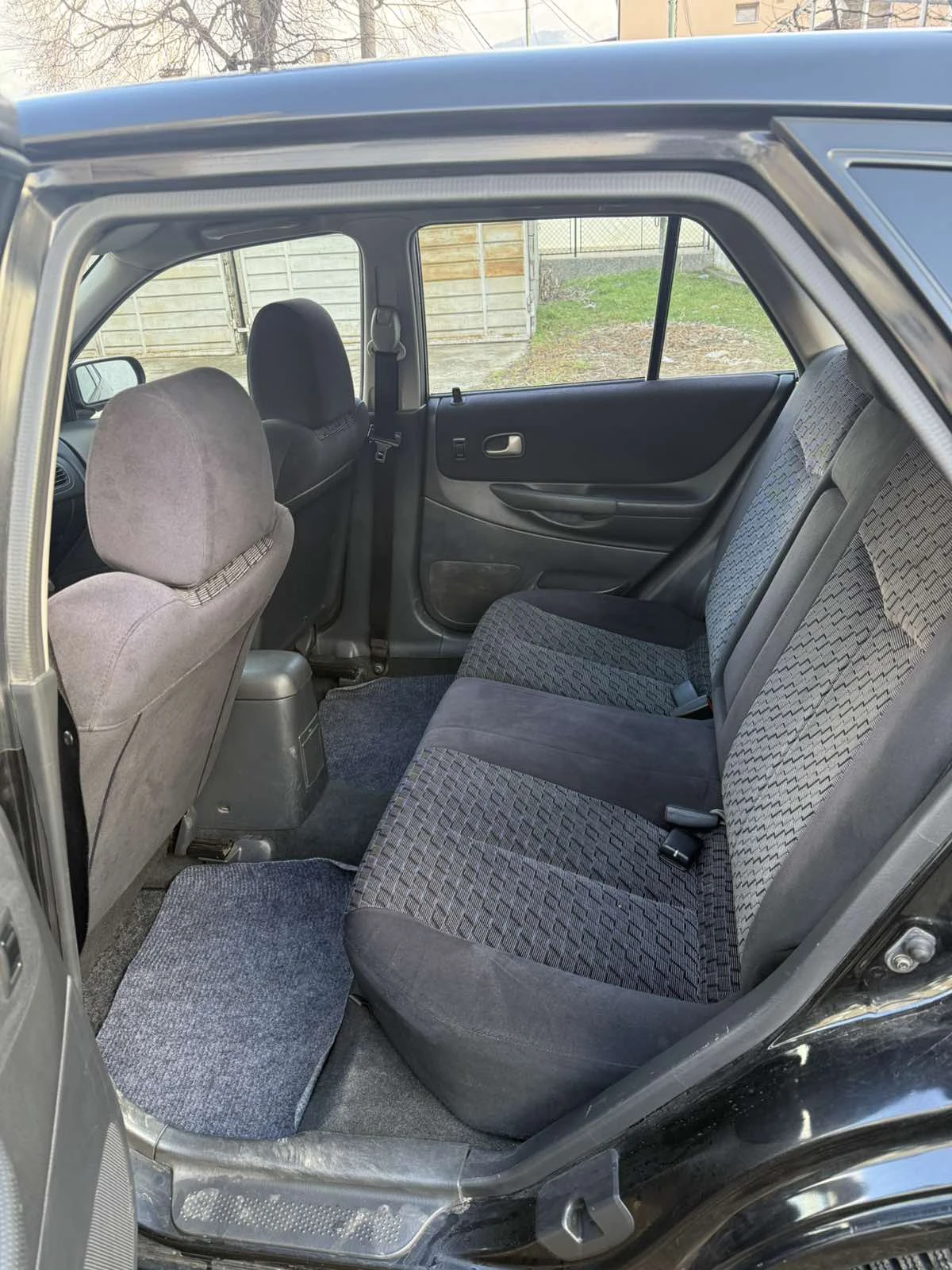 Mazda 323 F | Mobile.bg � ����������� 4