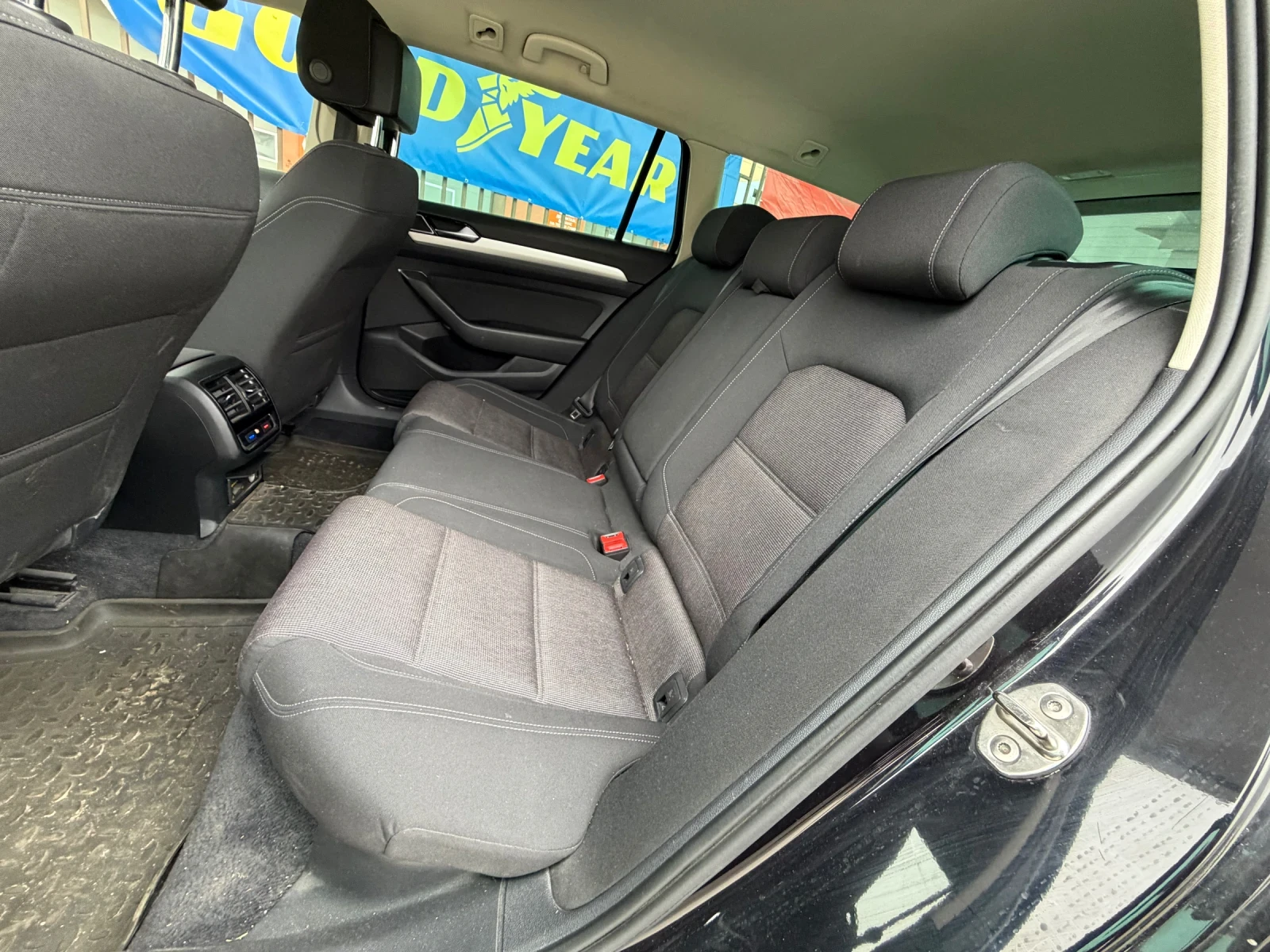 VW Passat 2.0TDI* DSG* ОБСЛУЖЕН* МАСАЖ*  - изображение 7