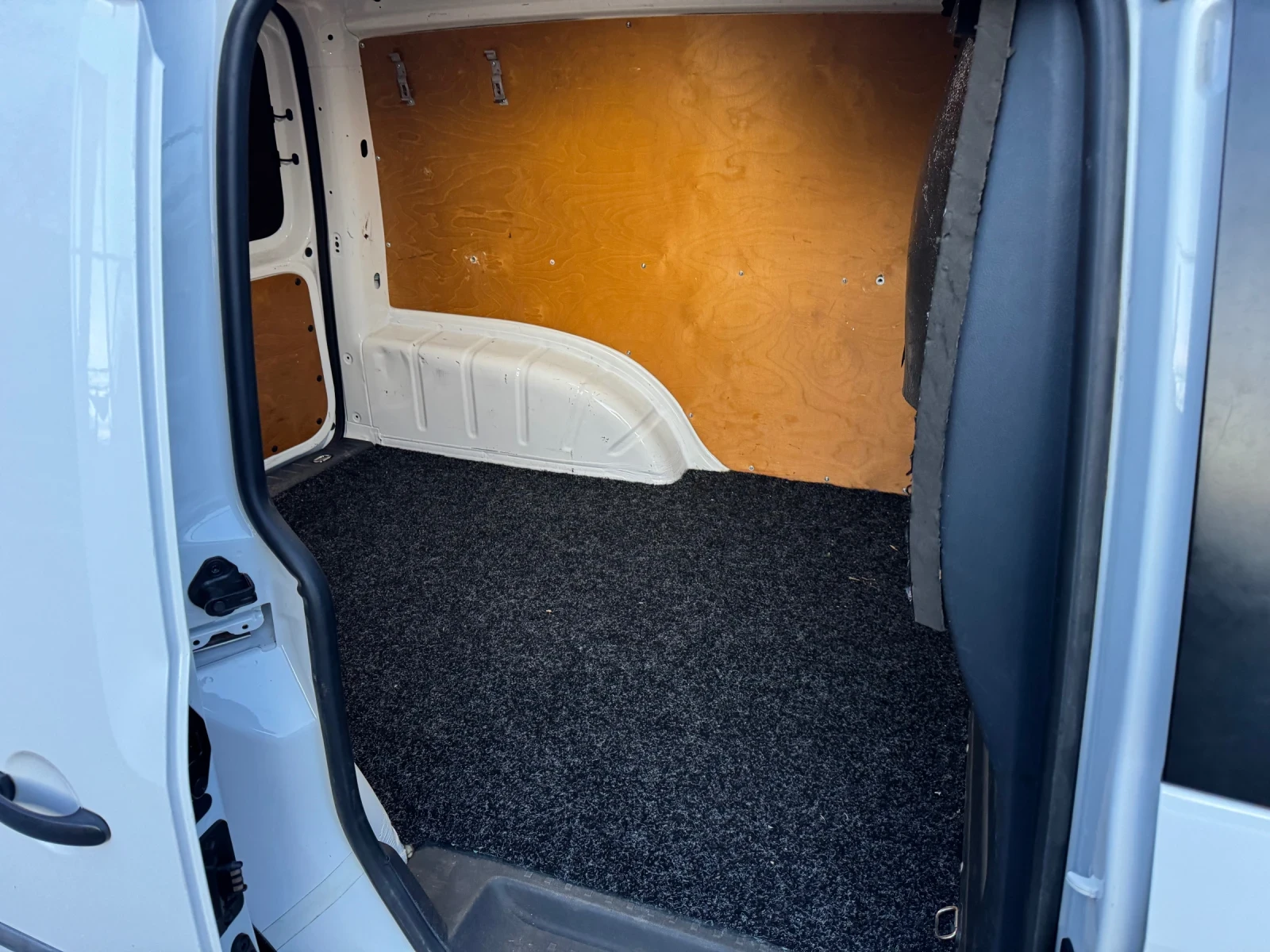 VW Caddy 2.0TDI | Mobile.bg � ����������� 12