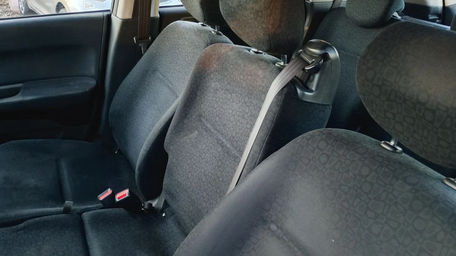 Honda Fr-v 1..7 й , снимка 6 - Автомобили и джипове - 53803452