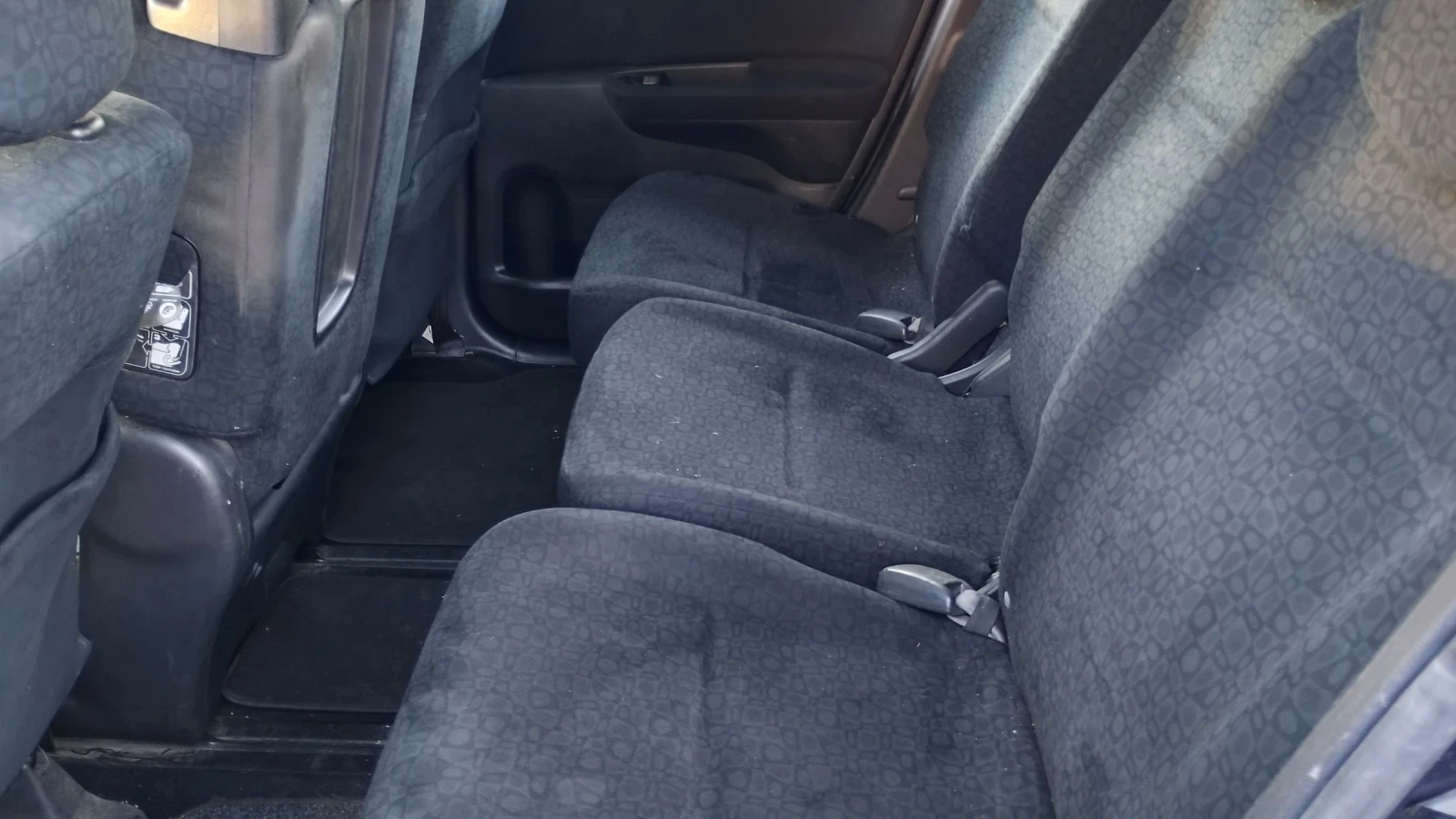 Honda Fr-v 1..7 й , снимка 12 - Автомобили и джипове - 53803452