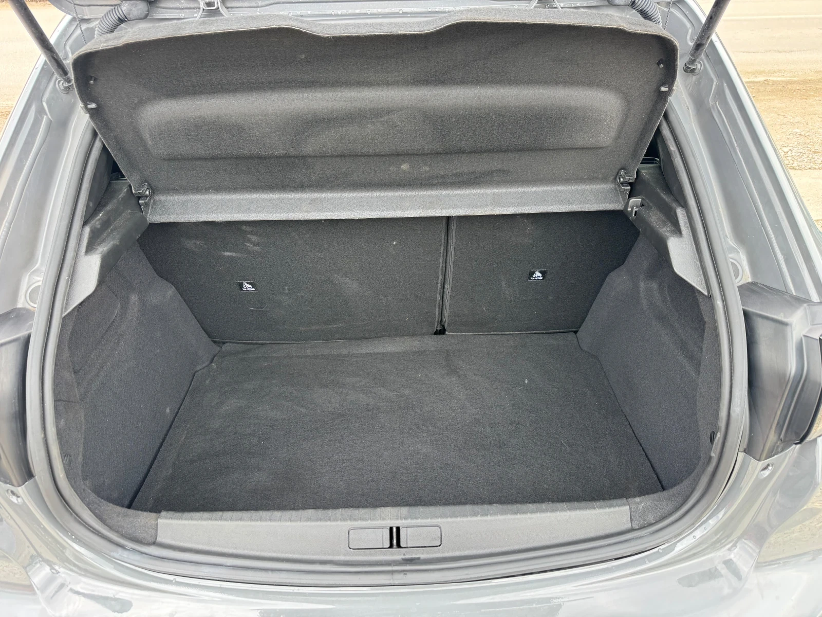 Peugeot 208 208 GT HYBRID, снимка 14 - Автомобили и джипове - 53934750