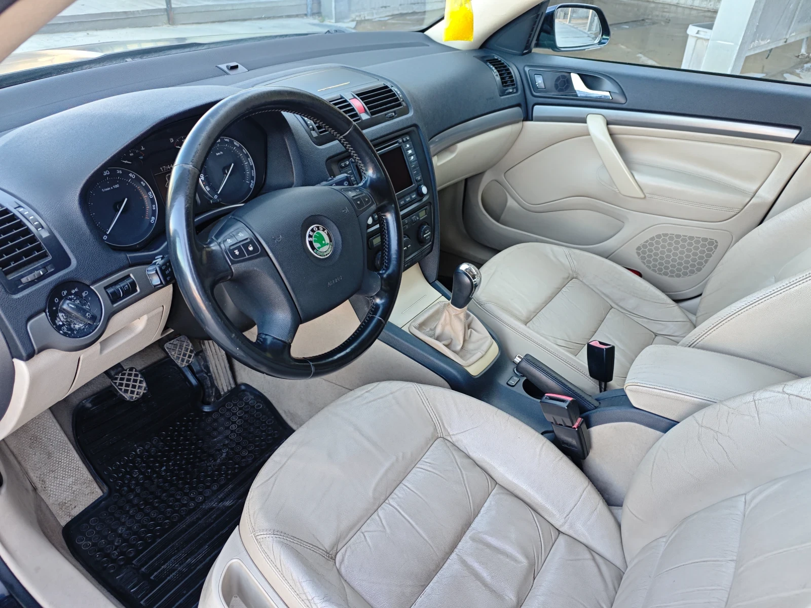 Skoda Octavia 2.0TDI(140к.с)* 6-скорости* Кожа* Подгрев, снимка 7 - Автомобили и джипове - 54155062