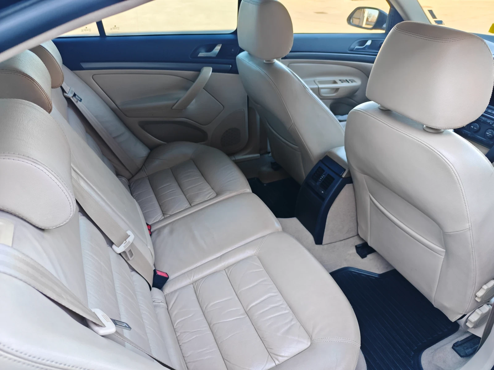 Skoda Octavia 2.0TDI(140к.с)* 6-скорости* Кожа* Подгрев, снимка 15 - Автомобили и джипове - 54155062