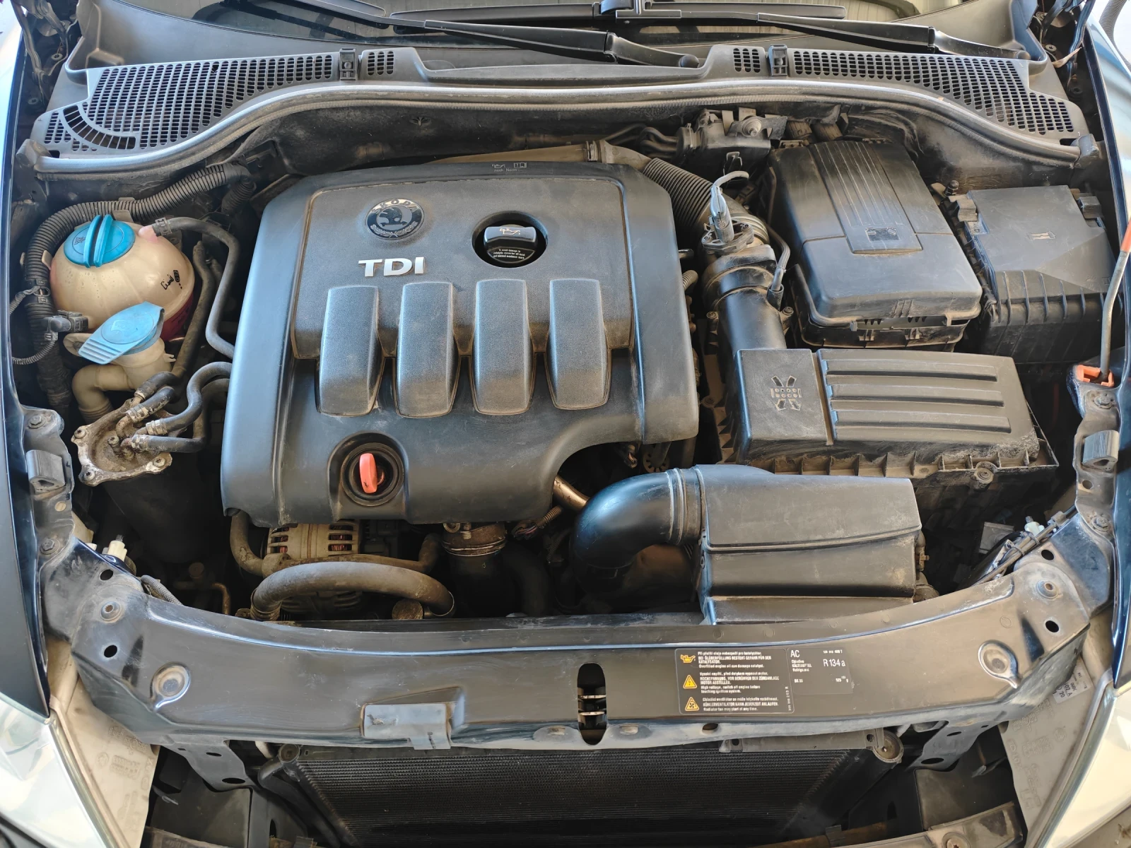 Skoda Octavia 2.0TDI(140к.с)* 6-скорости* Кожа* Подгрев, снимка 14 - Автомобили и джипове - 54155062